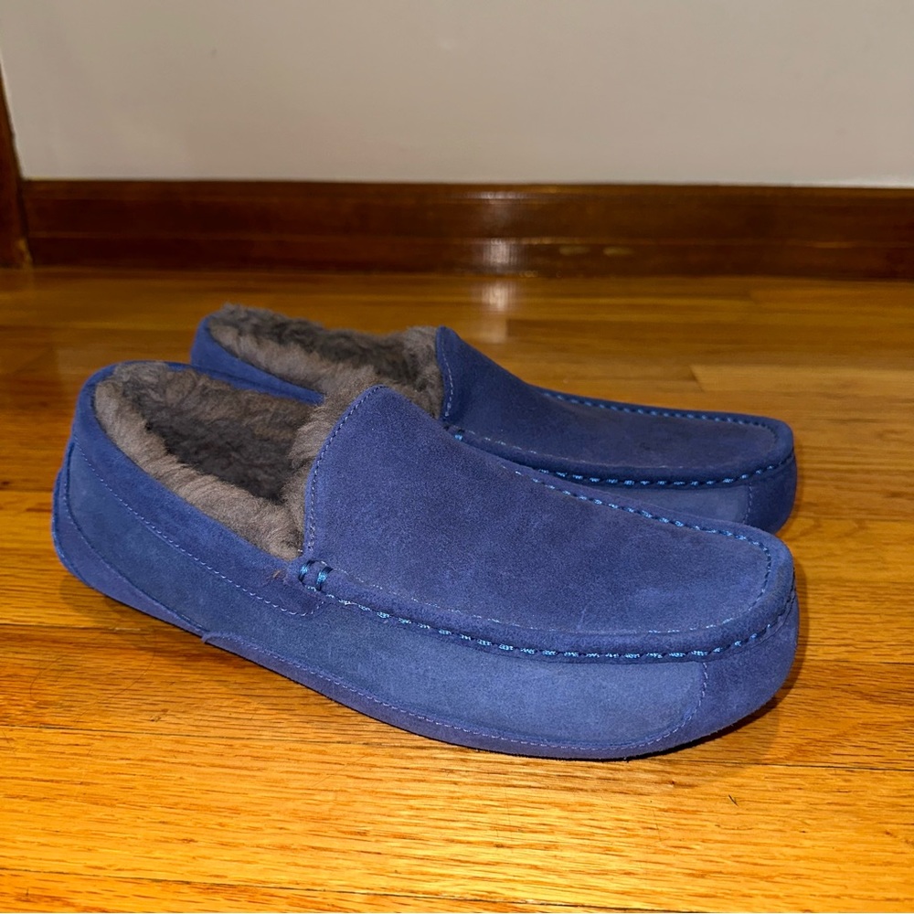 UGG Mens Ascot Suede Moccasin Slippers Navy, Size 11